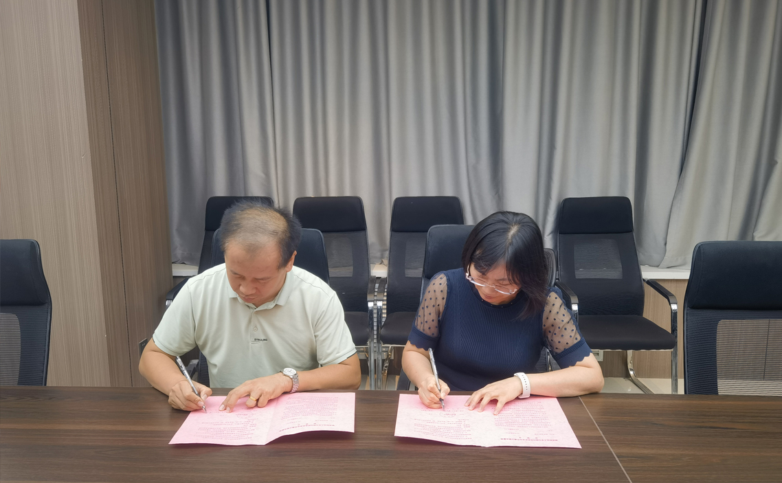 校企合作，共贏(yíng)未來(lái)